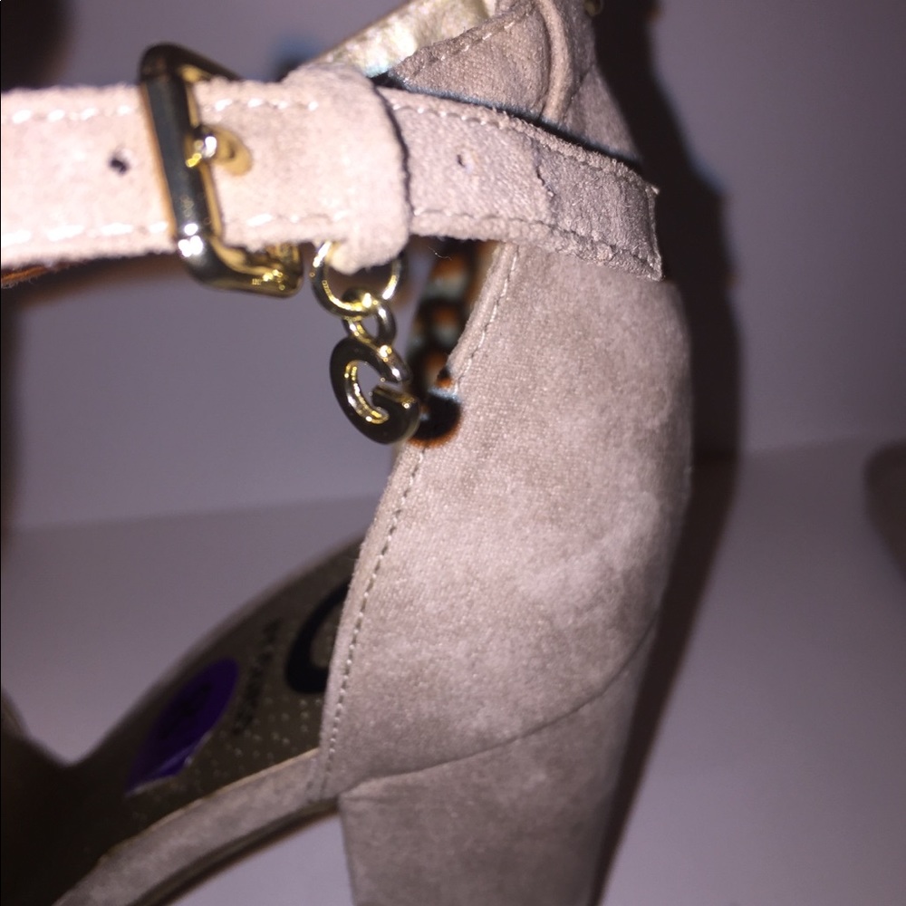 Guess Heels - Picture 3 of 5